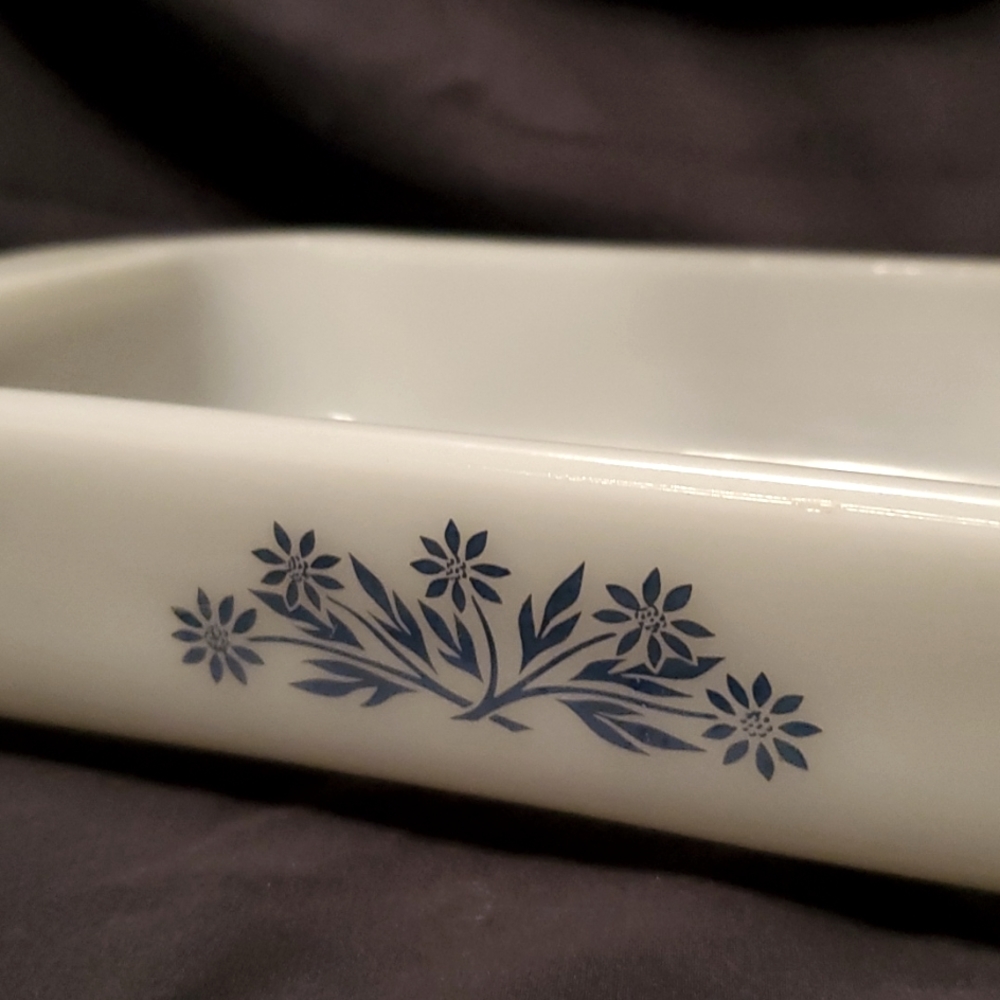 Vintage Fire King blue cornflower 1.5 Qt Dish #432